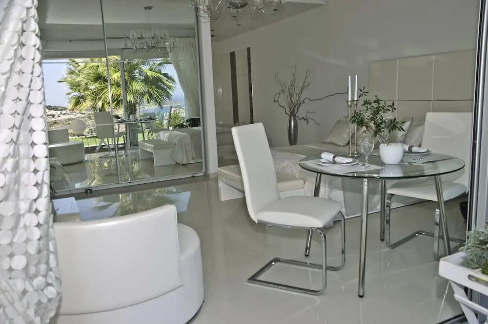 Ktima Reveli White Suite 2persons