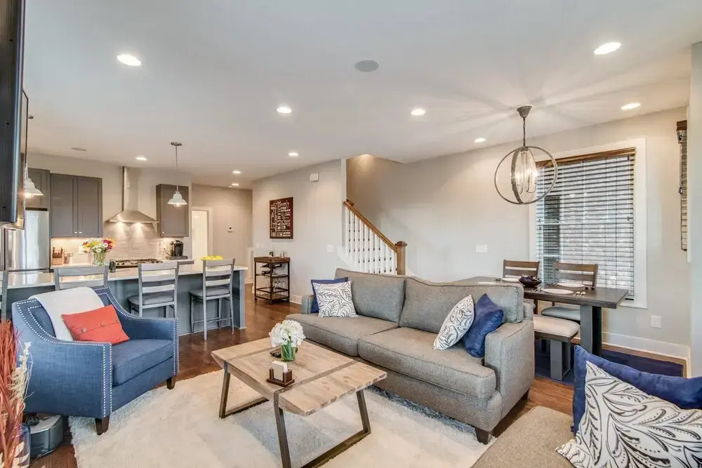 Nashville - 1015 D NEW OWNER