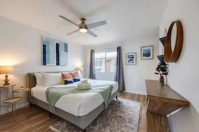 The Retreat Units 3 4 Freshly Remodeled Patio With Hot Tub and Fire Pit