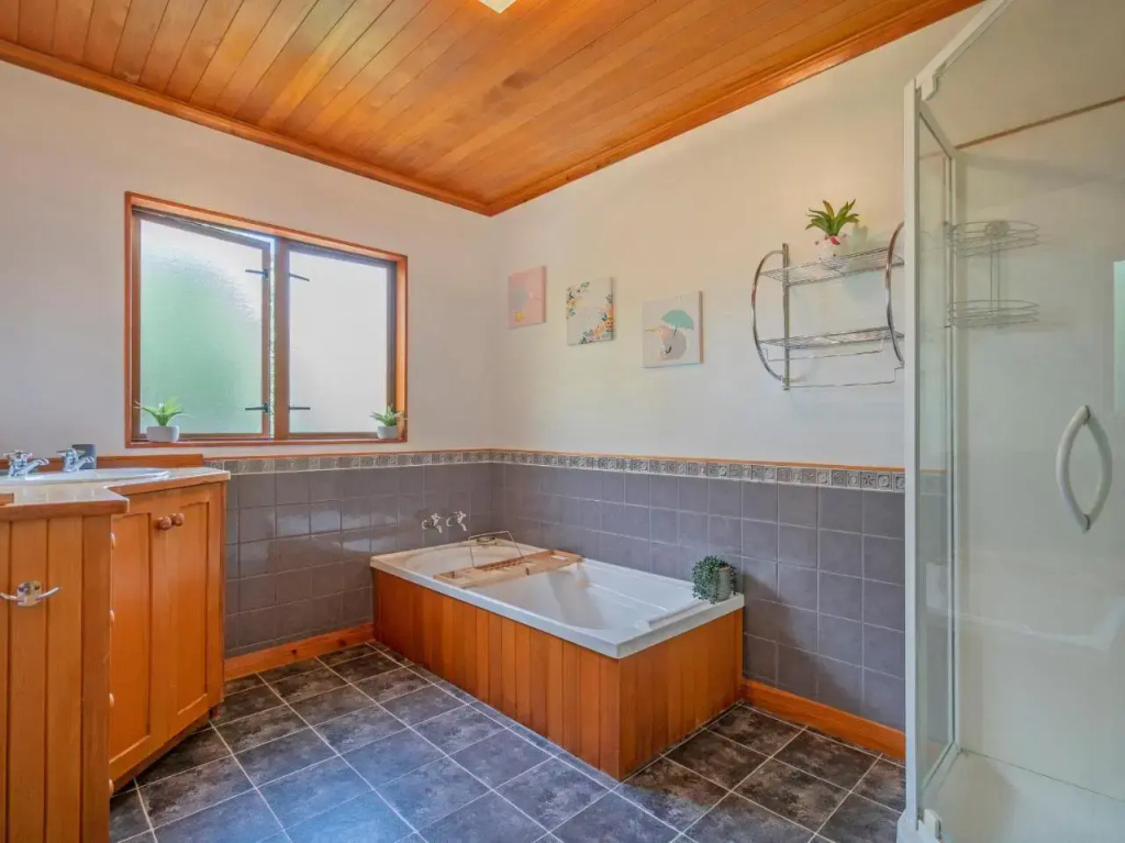 Cythera - Tairua Holiday Home