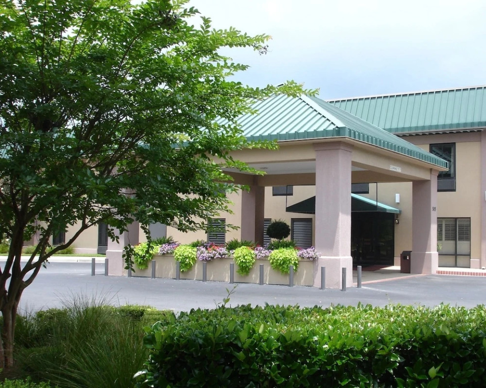 Moncks Corner Inn