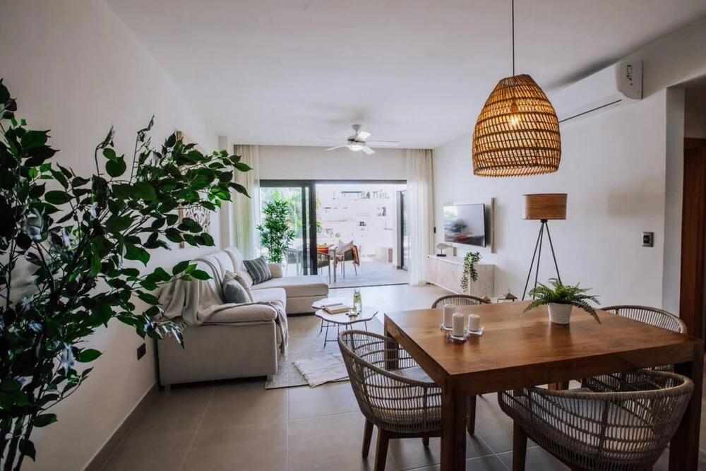 Amazing Condo With Picuzzi Steps From the Beach