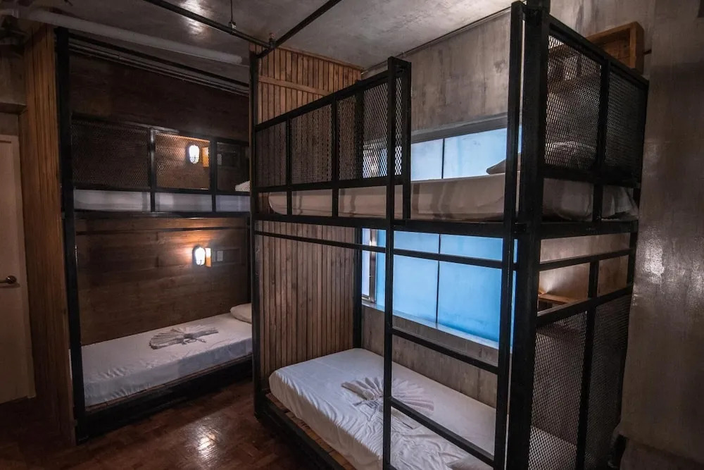 CONNECTOR Hostel