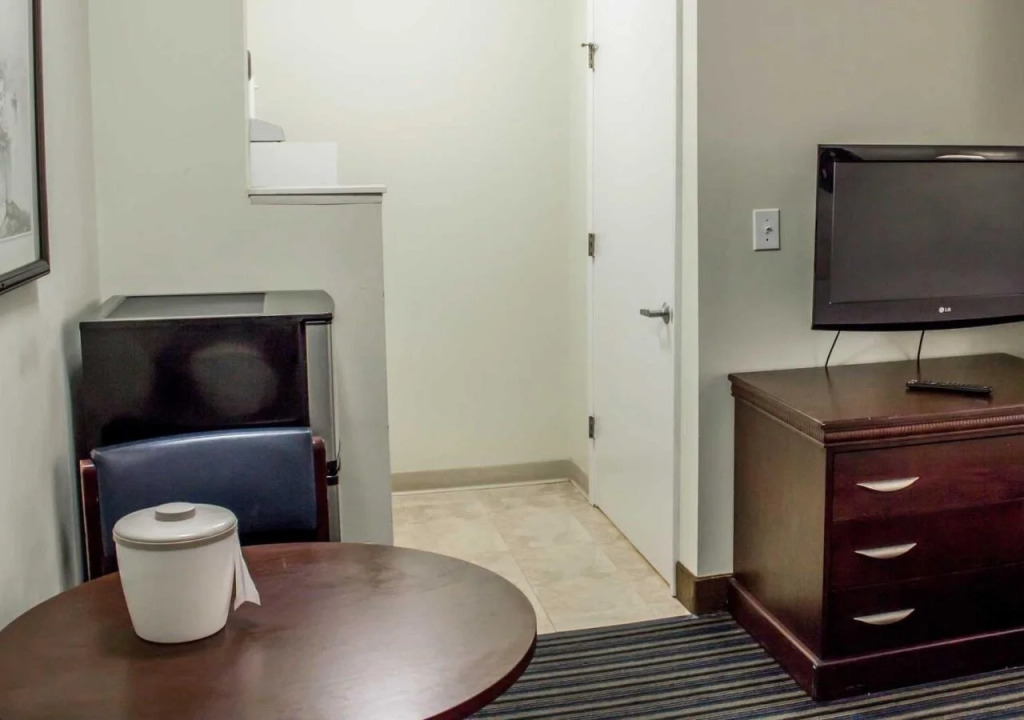 Motel 6-Greensboro, NC - I-40