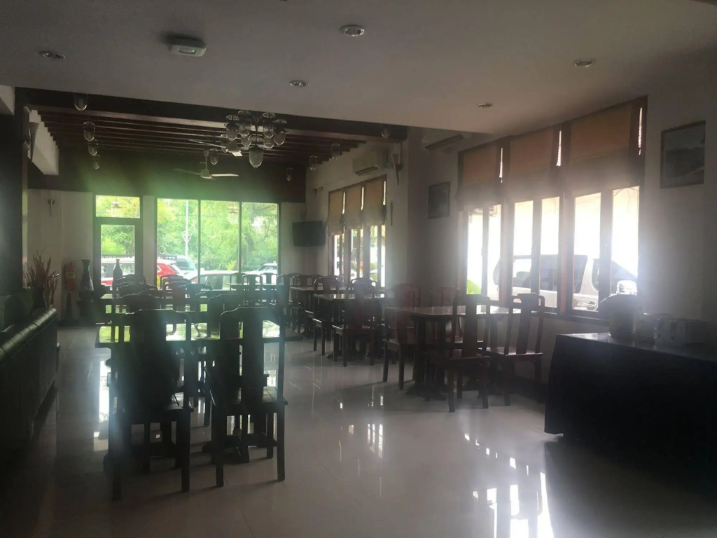 AV Hotel