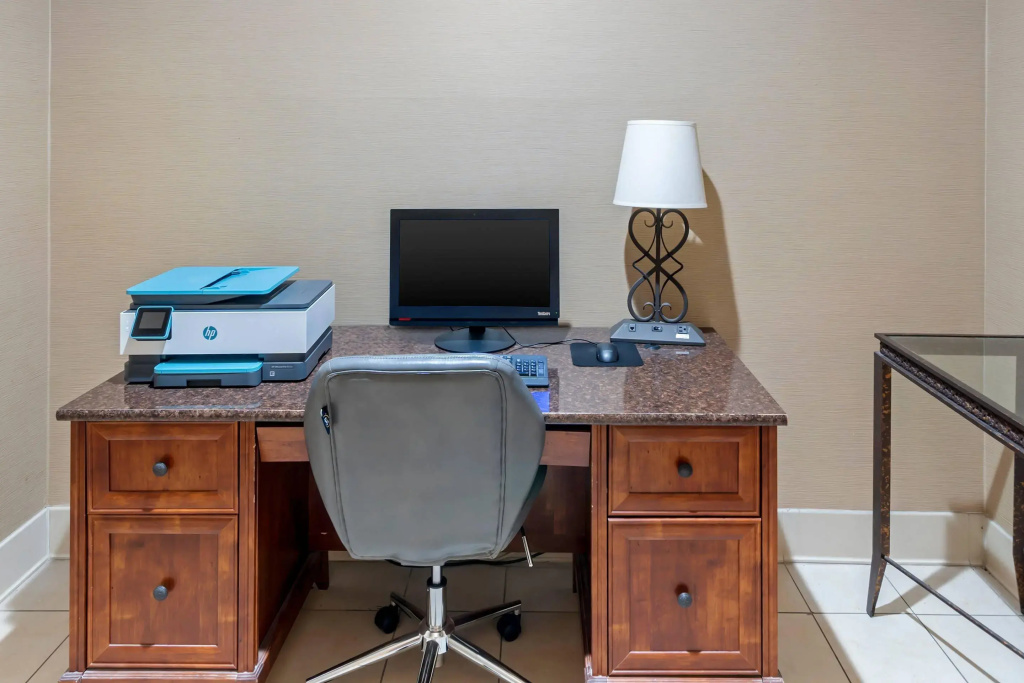 Comfort Suites Normal University area