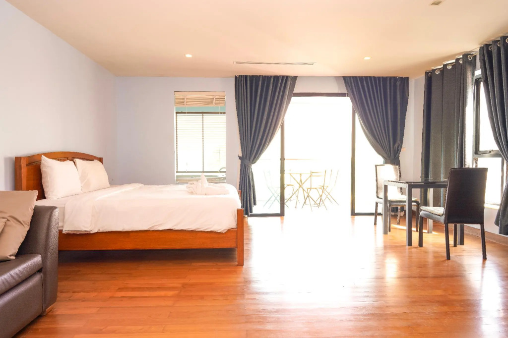 CAPITAL O890 The Royal Bay View Villas