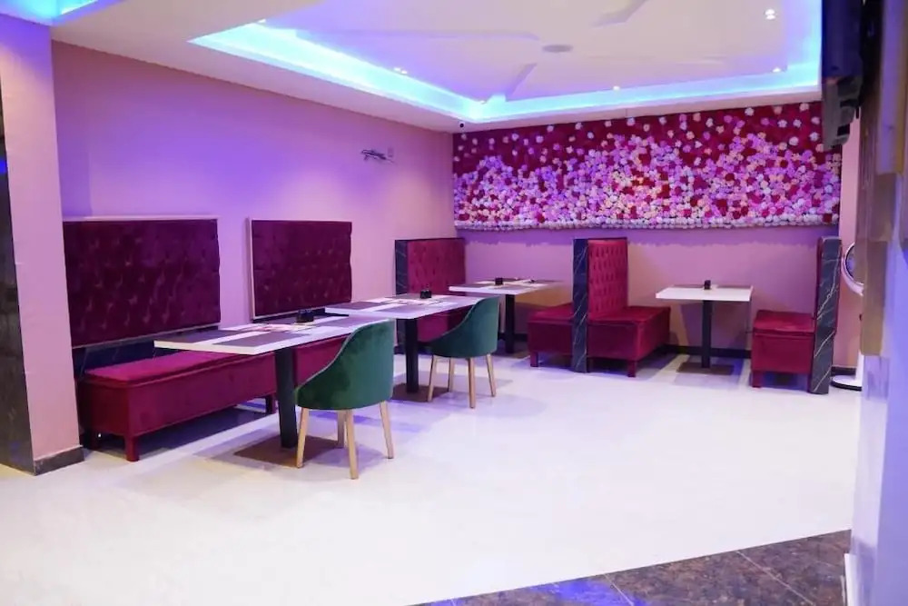 Nüva Hotel