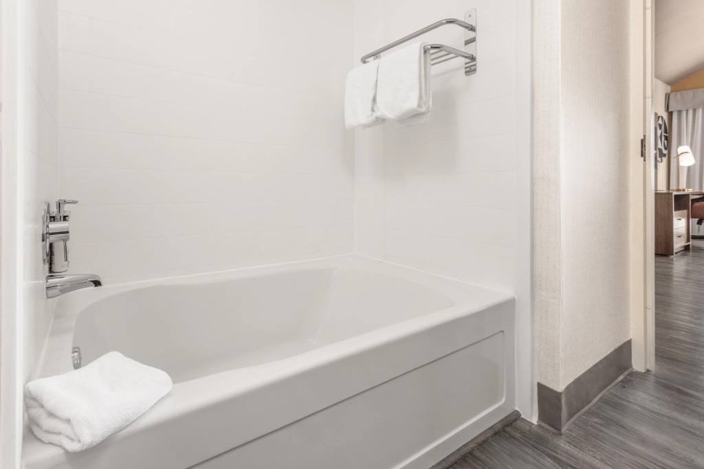 Holiday Inn & Suites Springfield - I-44 by IHG