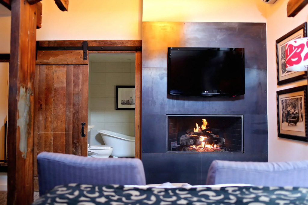 Chestnut Hill Hotel