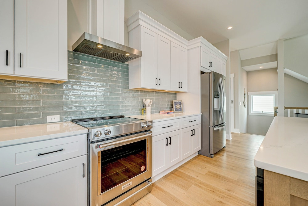 Carolina Beach Luxury Retreat: Intracoastal Views