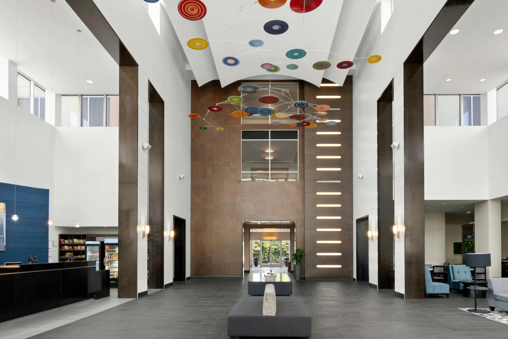 Embassy Suites by Hilton Newark Airport