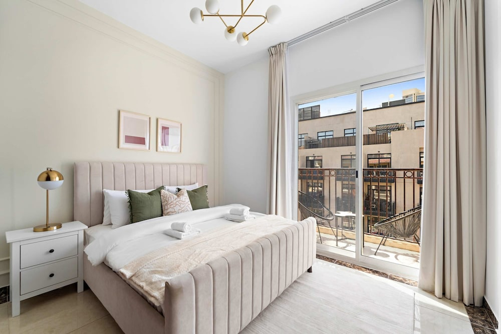Silkhaus 1BR BIG Studio Space Pantheon Blvd