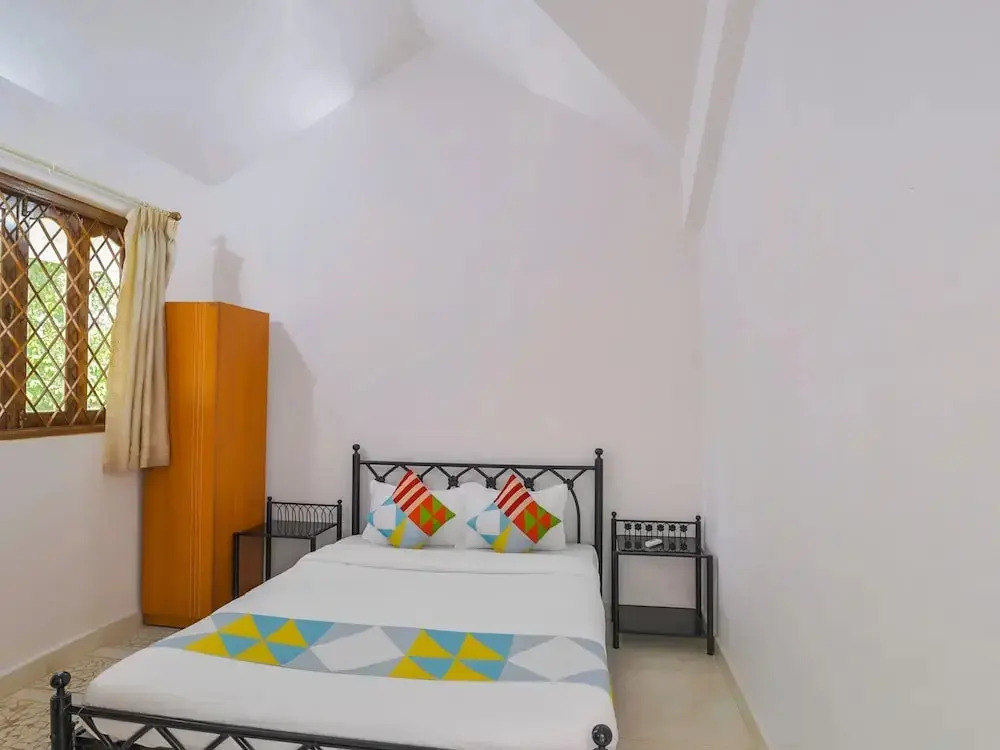 Iris Studio by OYO Rooms