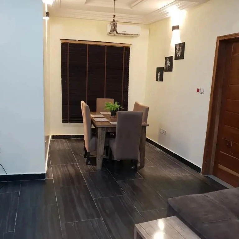 Lovely 3-bed House in Lekki , Terrace , ac ,wifi