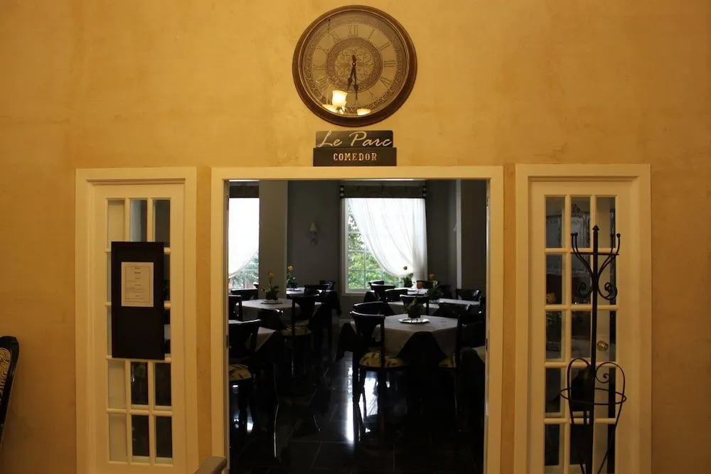 Victorias Park Hotel