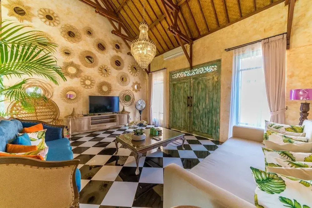 Villa Secret Estate