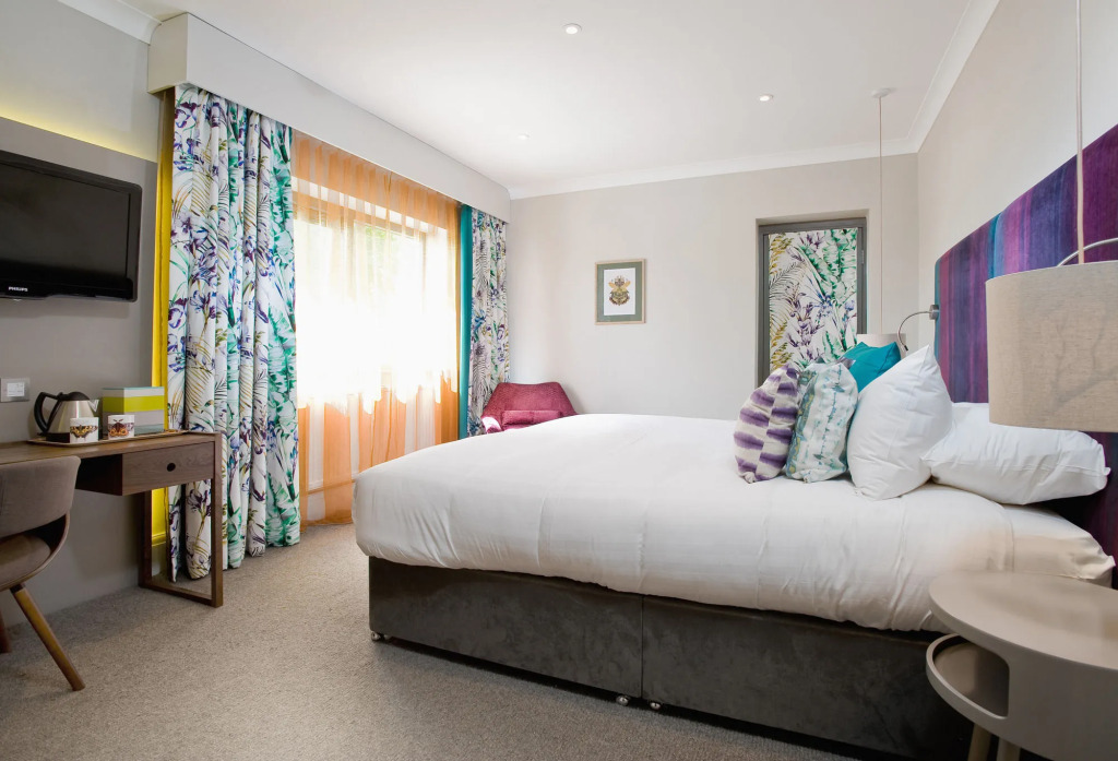 Combe Grove Manor Hotel