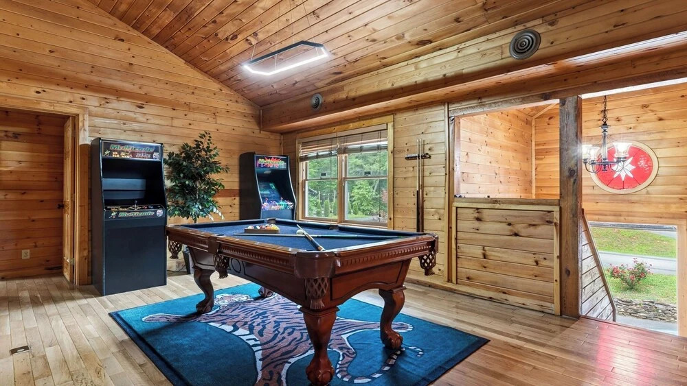 Majestic Springs Lodge by Avantstay Indoor Pool + Spa + Game Room Smoky Mtns