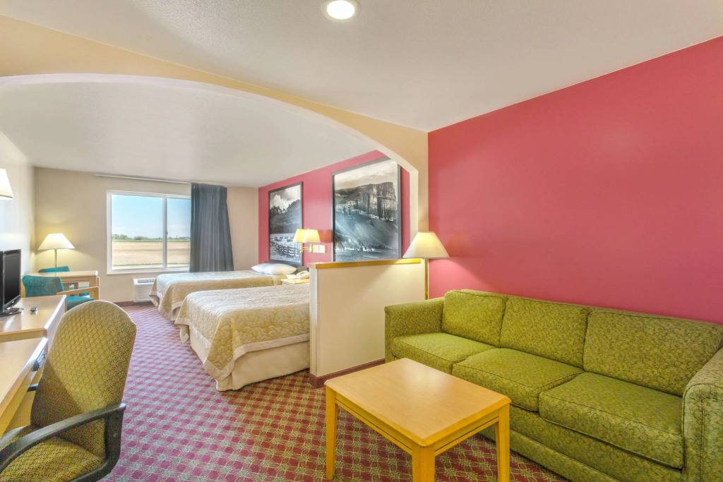 Super 8 by Wyndham Heyburn