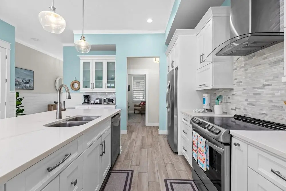 Anchors Aweigh 3 Bedroom Cottage by RedAwning
