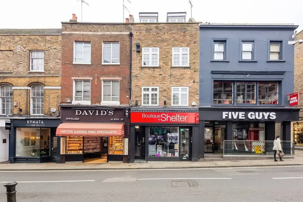 Large Luxury Studio in Heart of Richmond