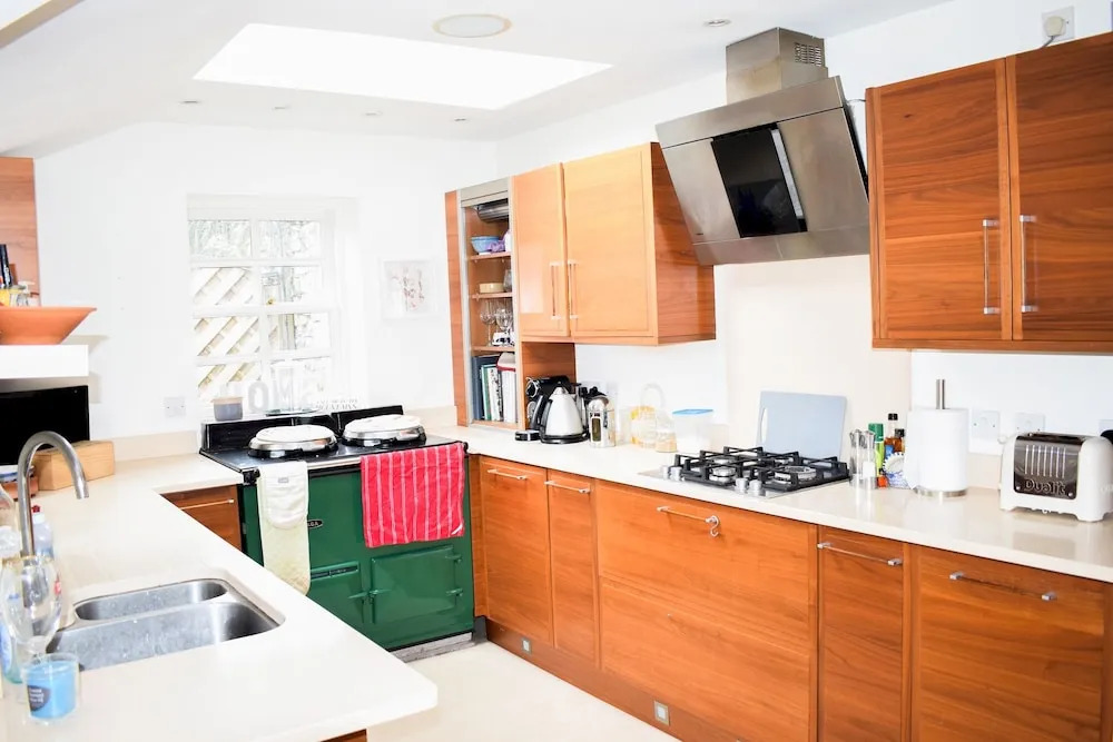 Spacious 2 Bedroom Inverleith Home With Garden