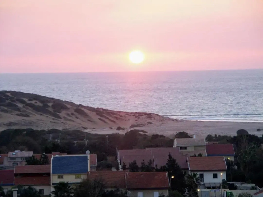 Ramat Poleg, walk to beach