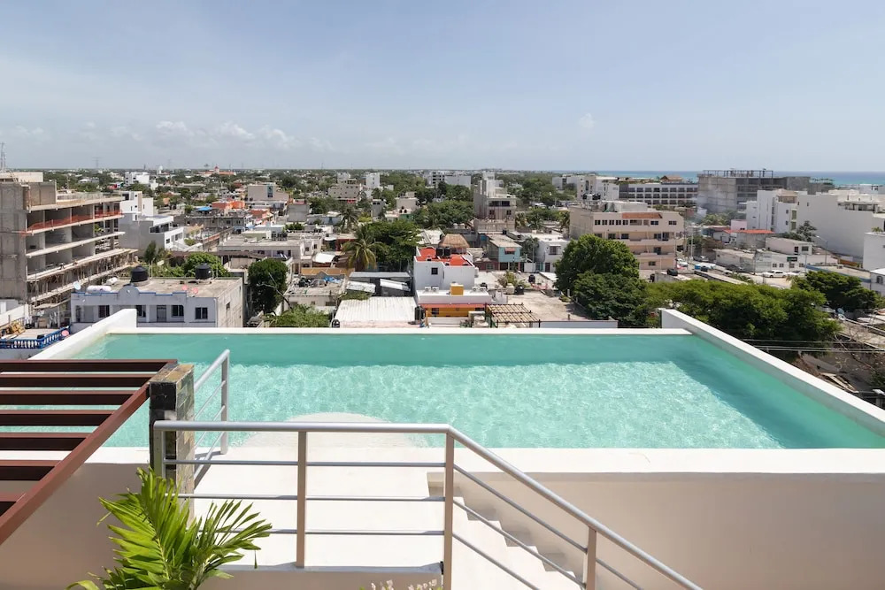 Kuyaan Coral Suites by Alex