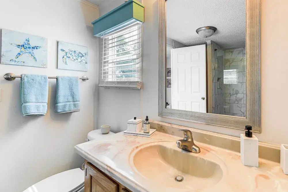 2 Blocks to Crystal Coast: Family-friendly Retreat