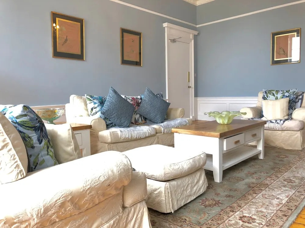 4 Bedroom Georgian Flat In New Town