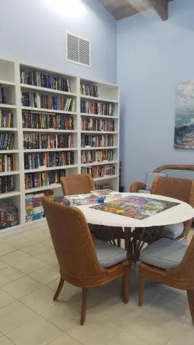 Sunny Ocean Village Beach Condo: Community Pool