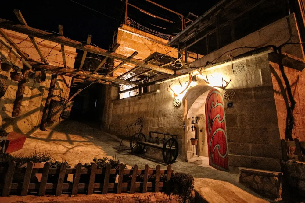 Patisca Cave House