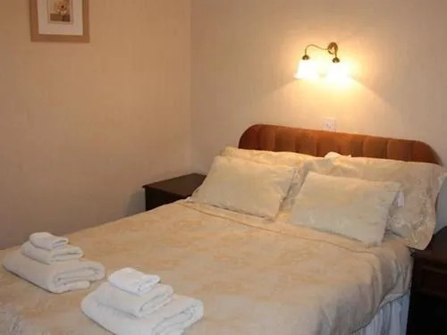Wood Lodge Hotel