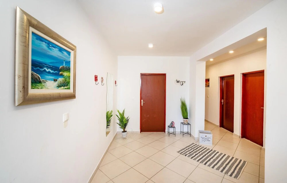 Three-Bedroom Holiday Home In Krusevo