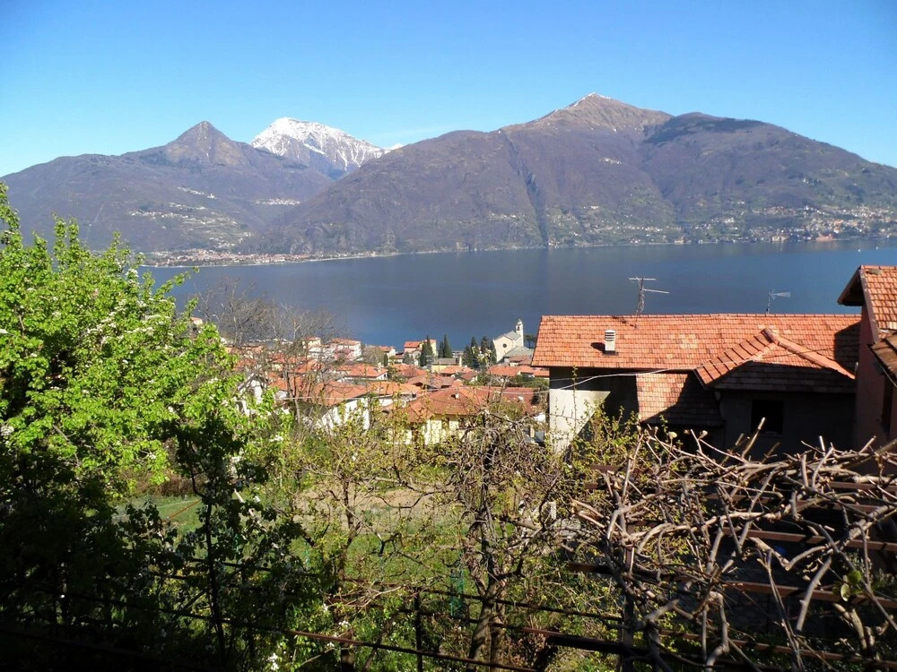 Cozy Apartment With Balcony & Beautiful Lake View