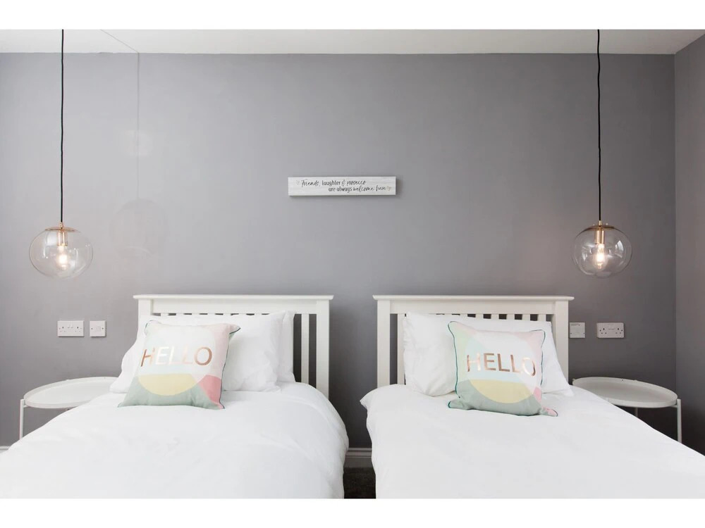 Homely, Hi-tech Modern Flat With Parking and gym