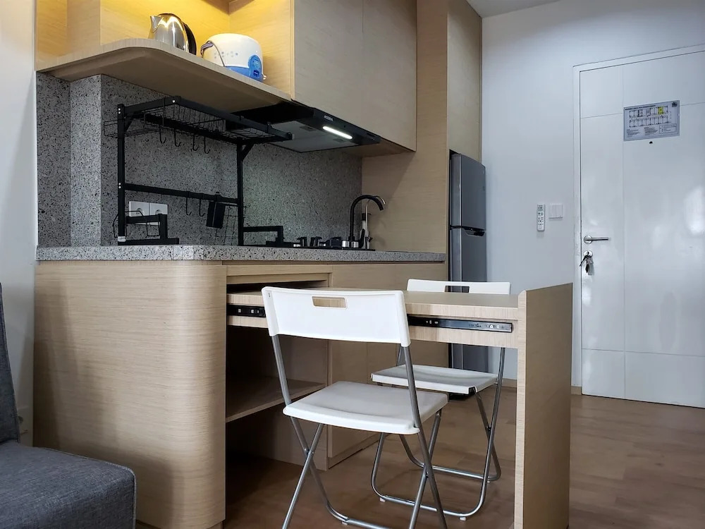Minimalist And Cozy 2Br At La Hub City Apartment
