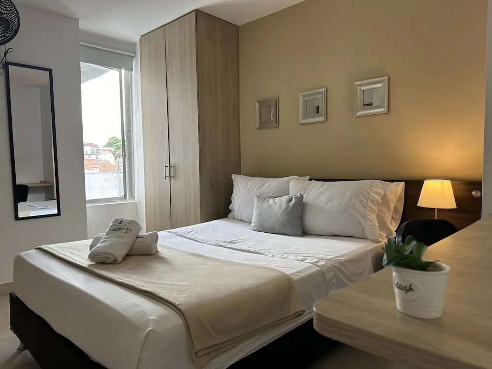 Laureles Guest House LGH Hotel