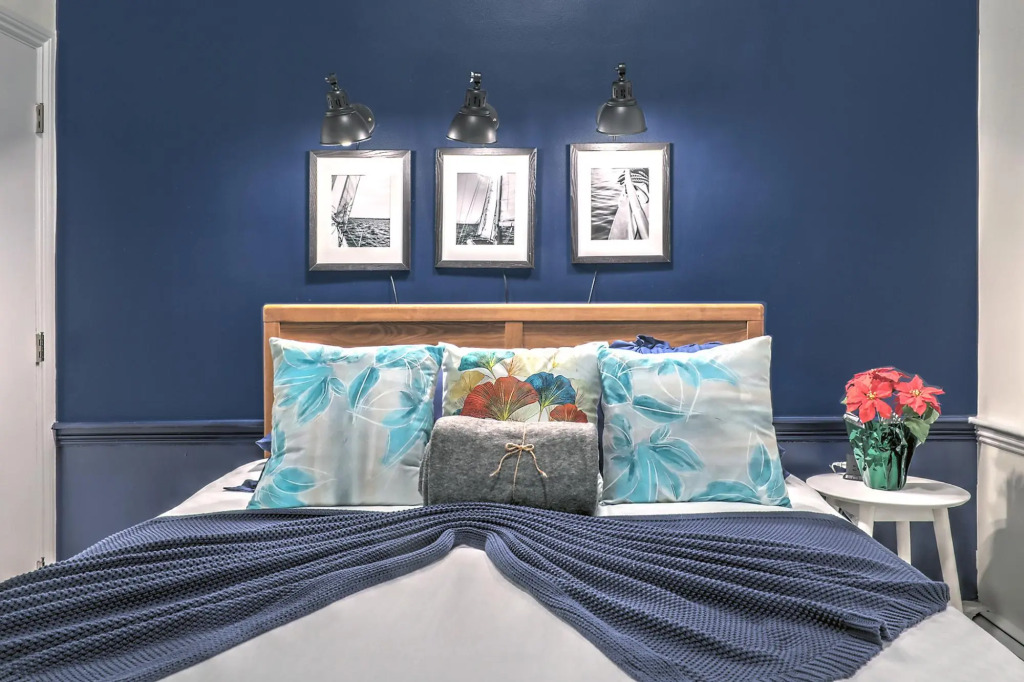 Authentic Brownstone Boston Studio!