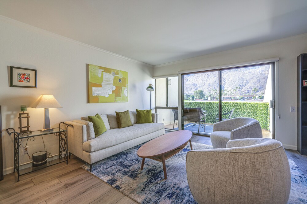 Mtn-view Condo w/ Pool Access in Palm Springs!