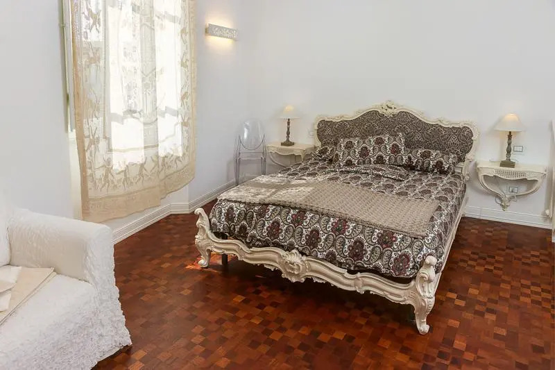 23 Bed & Breakfast