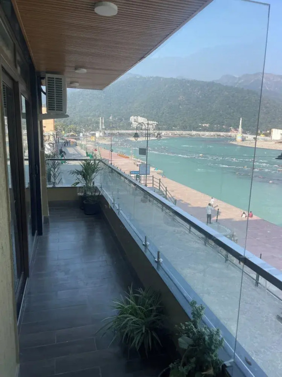 Maayaa inn by Ganges