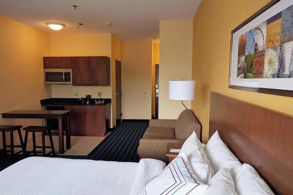Fairfield Inn & Suites Chicago St. Charles