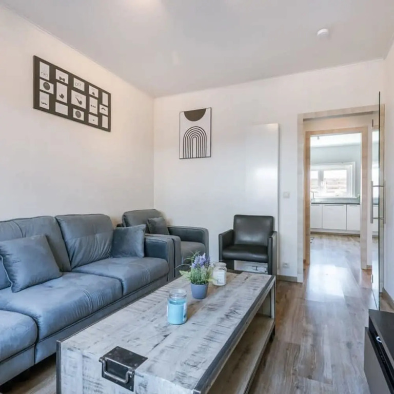 Spacious House With Garden and Parking