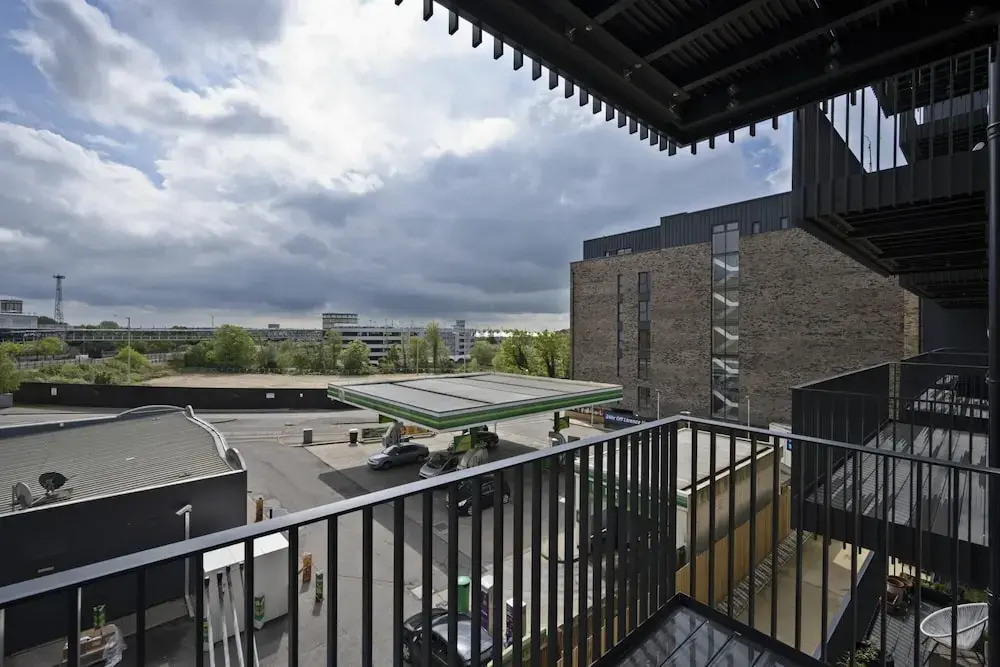 Seven Living Ashford - Luxury Studio Apartment