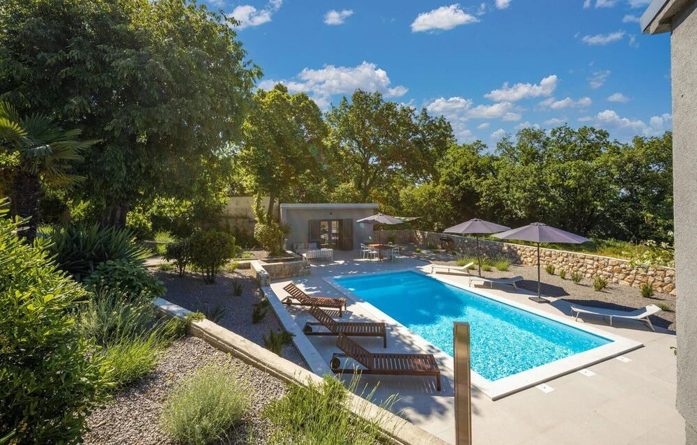 Gorgeous Home In Glavani