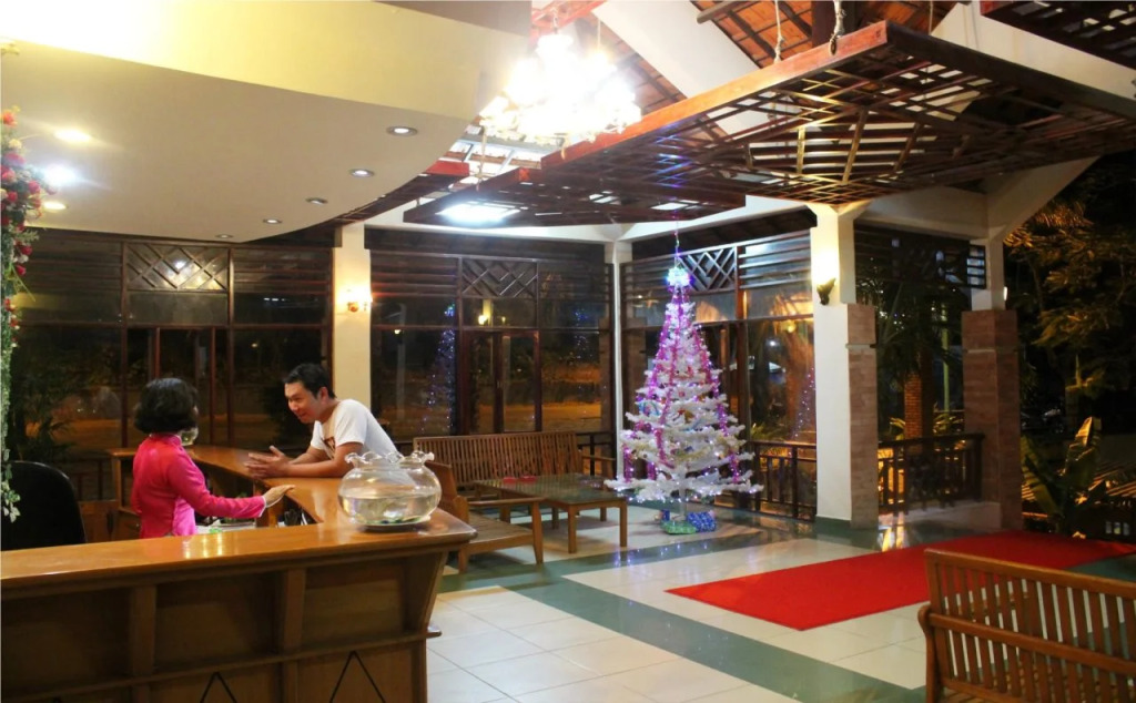 Hon Rom 2 Resort