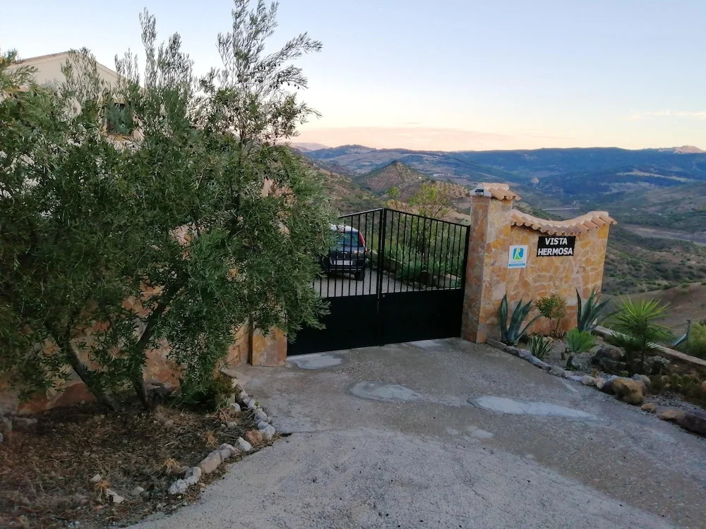 House With 2 Bedrooms in El Gastor, With Wonderful Lake View, Private