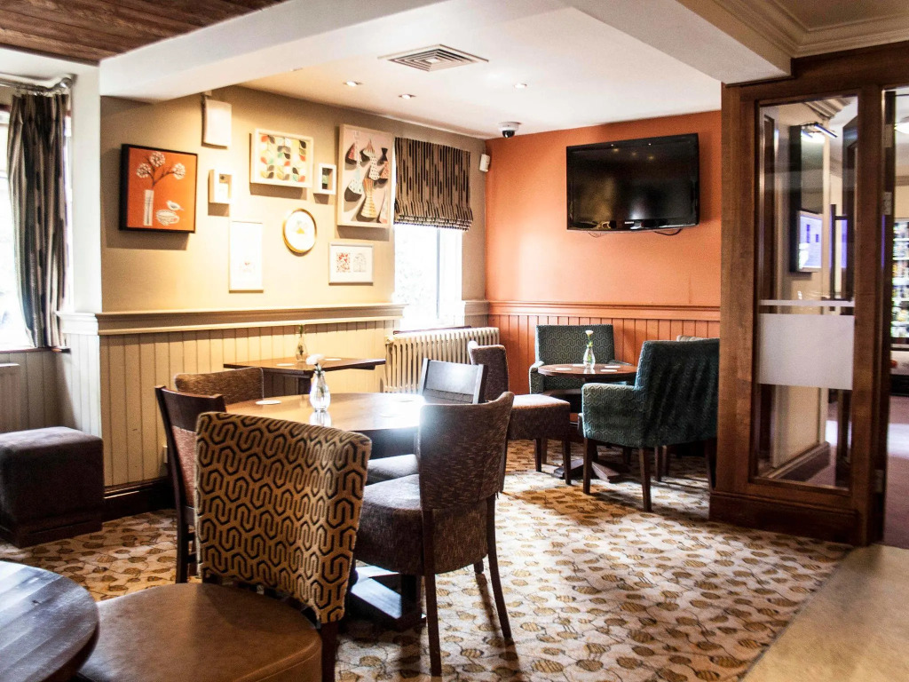 IBIS Wakefield East-Castleford, M62 J31